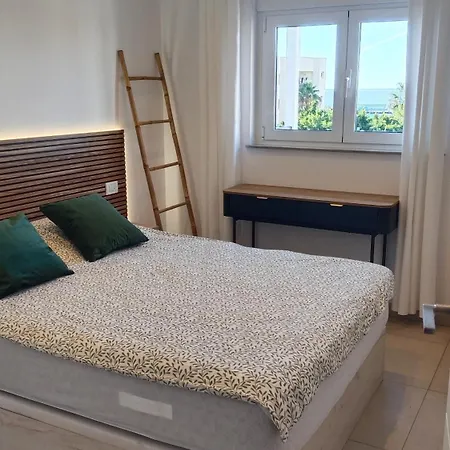 Rose Mary Ocean View Lägenhet